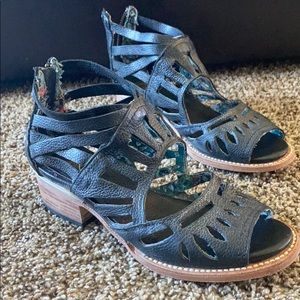 Freebird “ponce” sandal